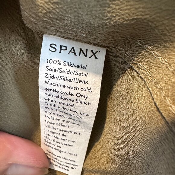 SPANX Low-Maintenance Silk Button-Down Shirt in S NWT - Picture 8 of 9